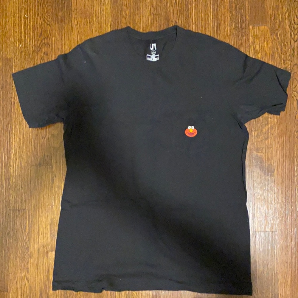 Men’s Uniqlo x Kaws Sesame Street Black Tee